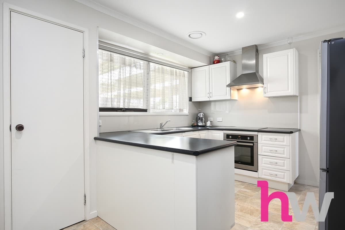 24 East End Crescent, ST ALBANS PARK VIC 3219, St Albans Park - Thumbnail 6