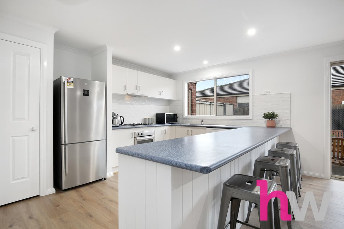 61 Meadenhall Drive, ST ALBANS PARK VIC 3219, St Albans Park - Thumbnail 6