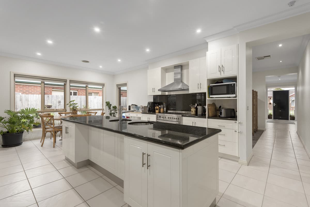 18 Felicity Court, LARA VIC 3212, Lara - Thumbnail 2