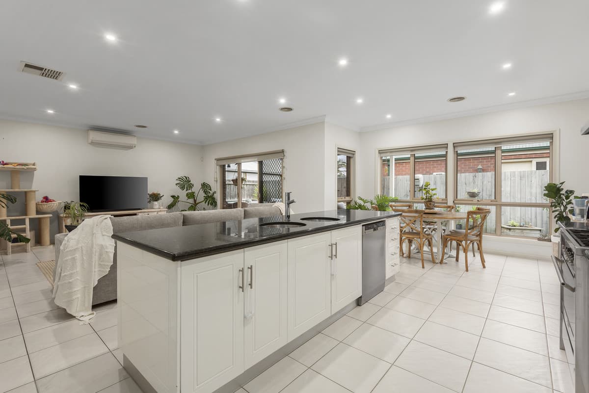 18 Felicity Court, LARA VIC 3212, Lara - Thumbnail 3