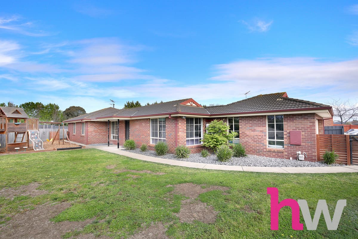 40 Filipi Drive, ST ALBANS PARK VIC 3219, St Albans Park - Thumbnail 2