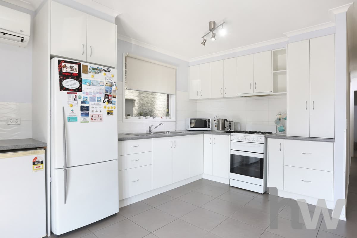 9 Orbit Drive, WHITTINGTON VIC 3219, Whittington - Thumbnail 5