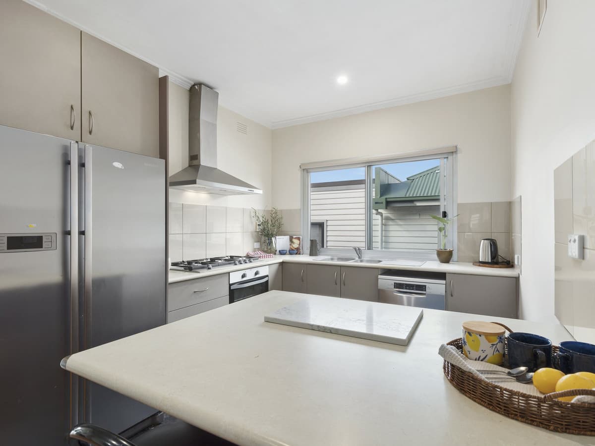 22 Weeroona Avenue, HAMLYN HEIGHTS VIC 3215, Hamlyn Heights - Thumbnail 3