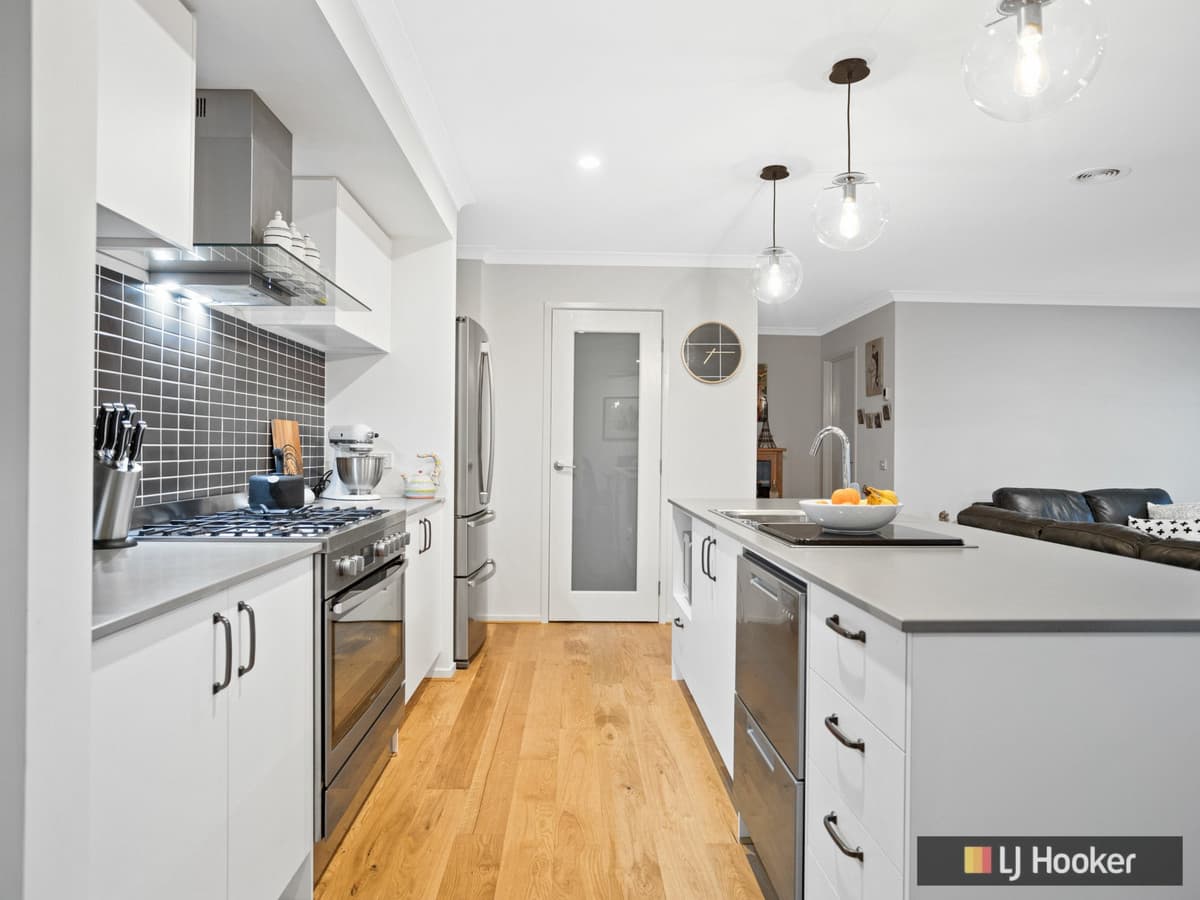 20-22 Albany Way, CHARLEMONT VIC 3217, Charlemont - Thumbnail 2