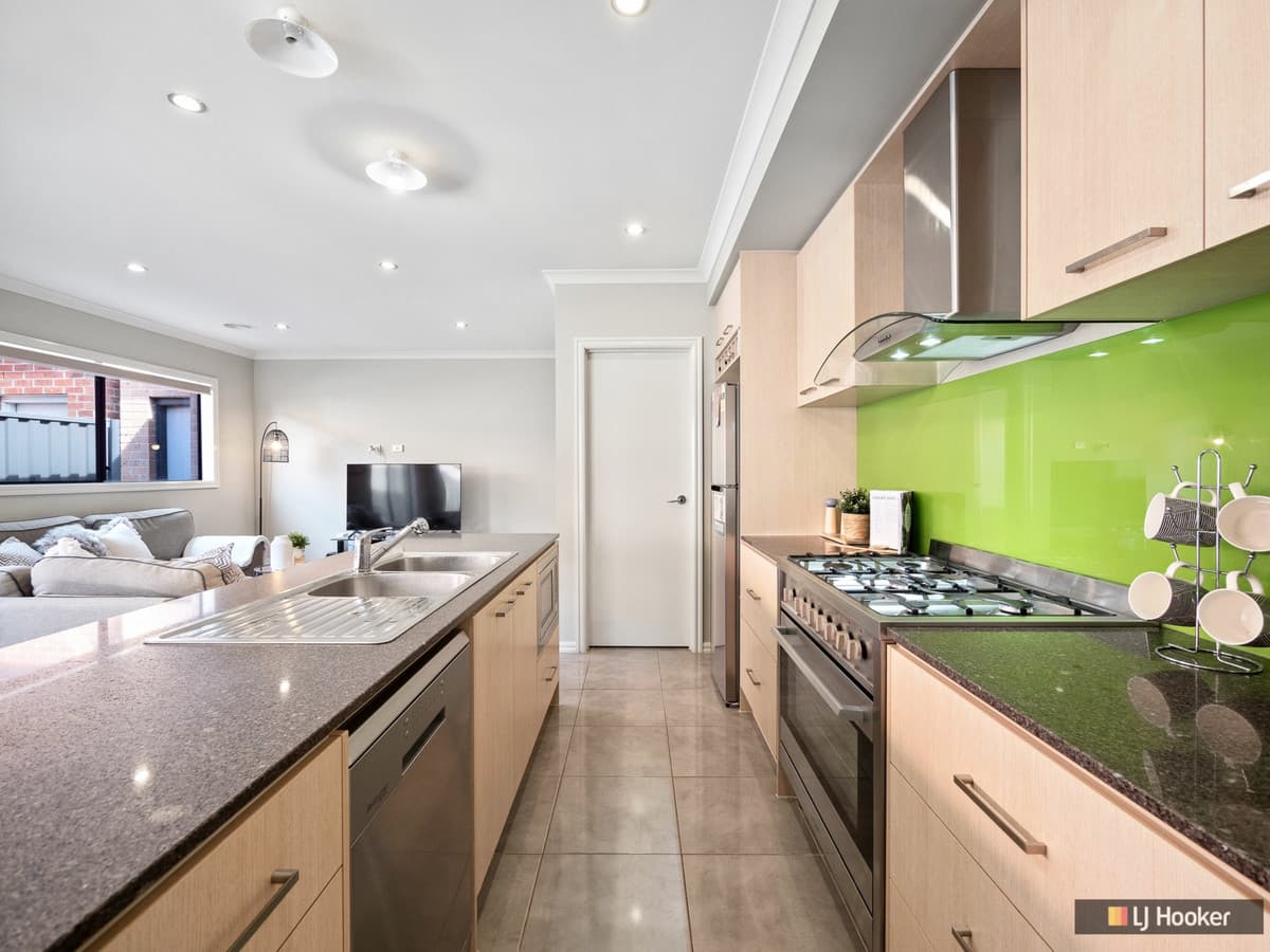 13 Stanhope Road, TARNEIT VIC 3029, Tarneit - Thumbnail 5