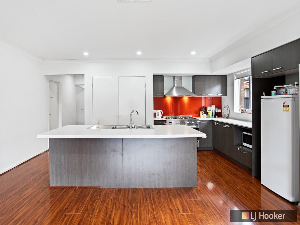 10 Tamboritha Boulevard, WEIR VIEWS VIC 3338, Weir Views - Thumbnail 2