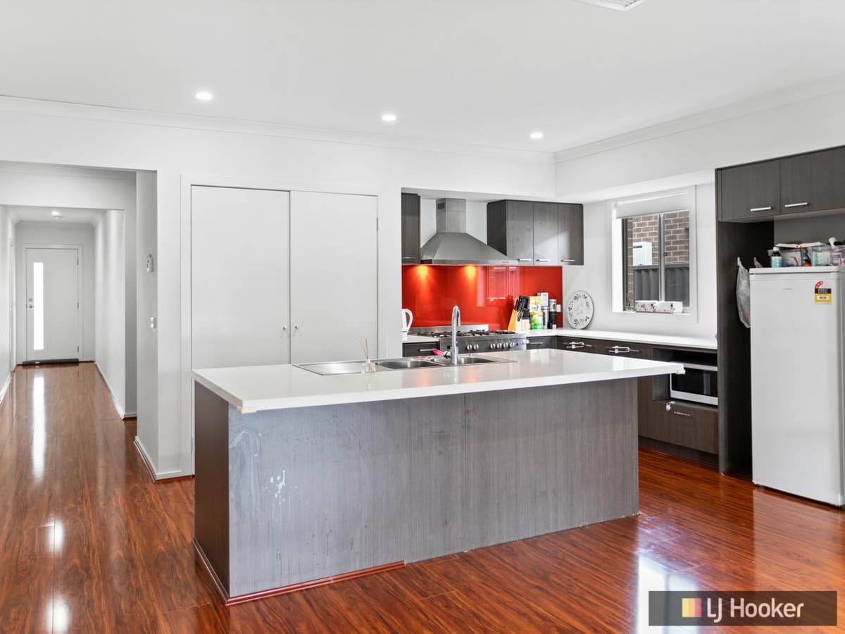 10 Tamboritha Boulevard, WEIR VIEWS VIC 3338, Weir Views - Thumbnail 3