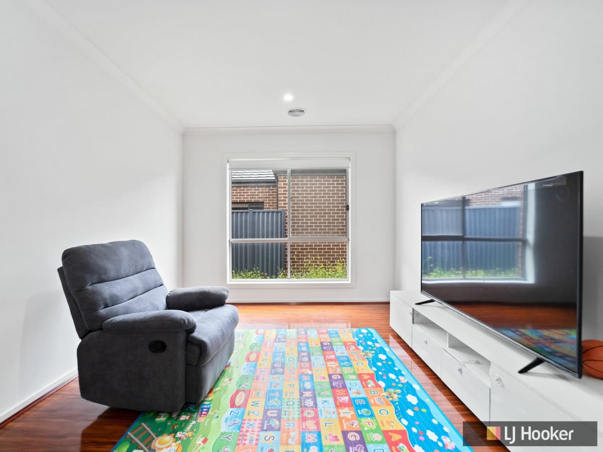 10 Tamboritha Boulevard, WEIR VIEWS VIC 3338, Weir Views - Thumbnail 4