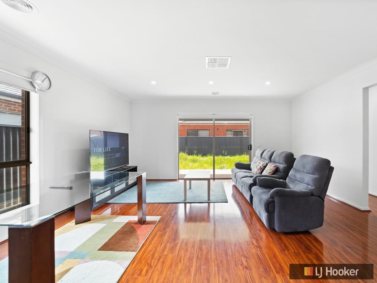 10 Tamboritha Boulevard, WEIR VIEWS VIC 3338, Weir Views - Thumbnail 7