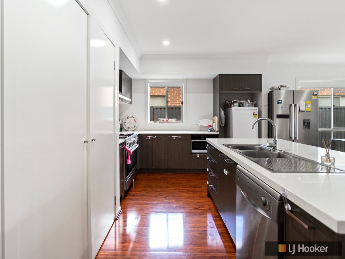 10 Tamboritha Boulevard, WEIR VIEWS VIC 3338, Weir Views - Thumbnail 8