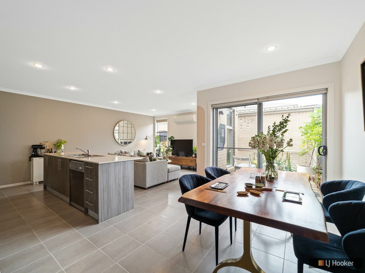 22 Nest Place, POINT COOK VIC 3030, Point Cook - Thumbnail 6