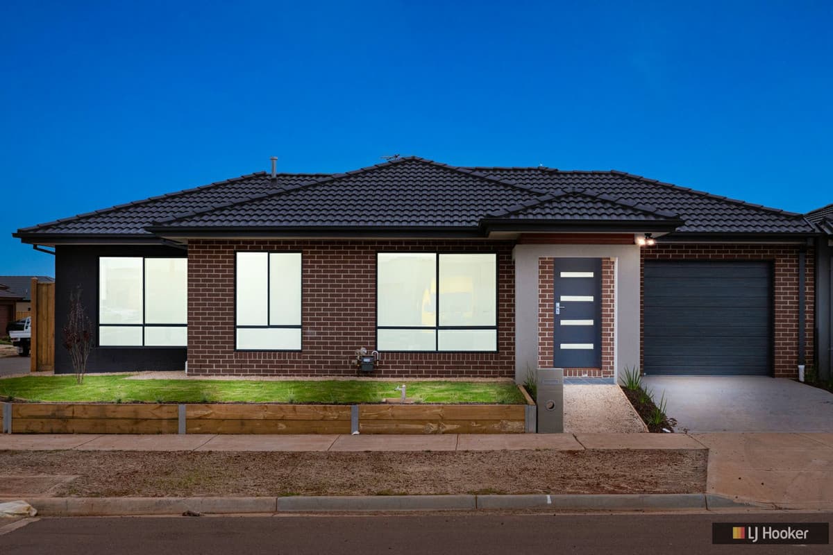 6 Harry Drive, THORNHILL PARK VIC 3335, Thornhill Park - Image 1