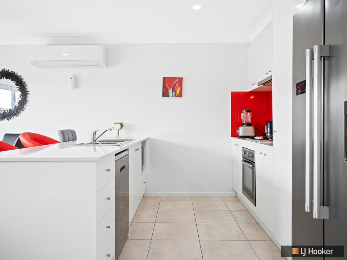 20 Heathwren View, WERRIBEE VIC 3030, Werribee - Thumbnail 3