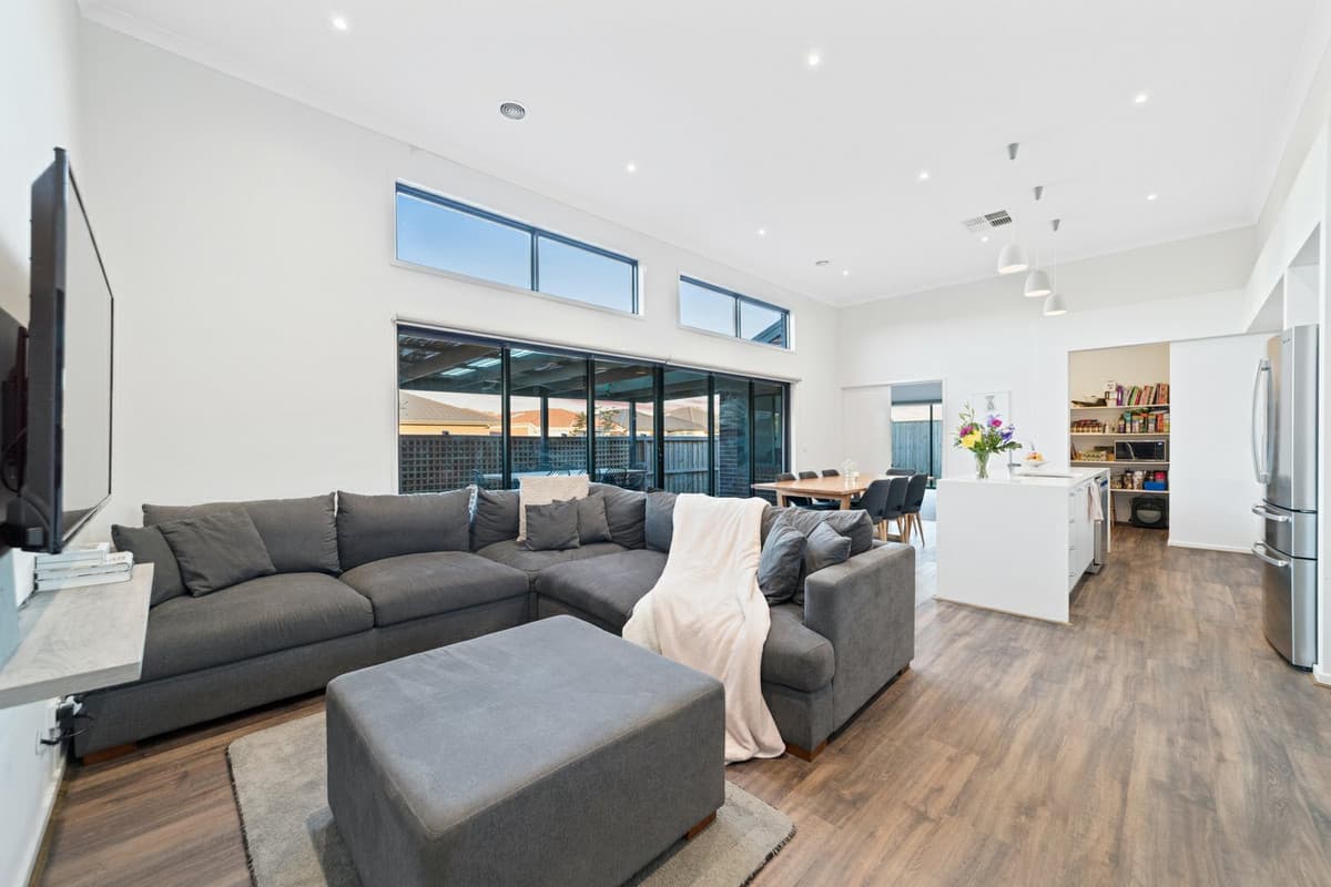 18 Haystack Drive, TRUGANINA VIC 3029, Truganina - Thumbnail 2