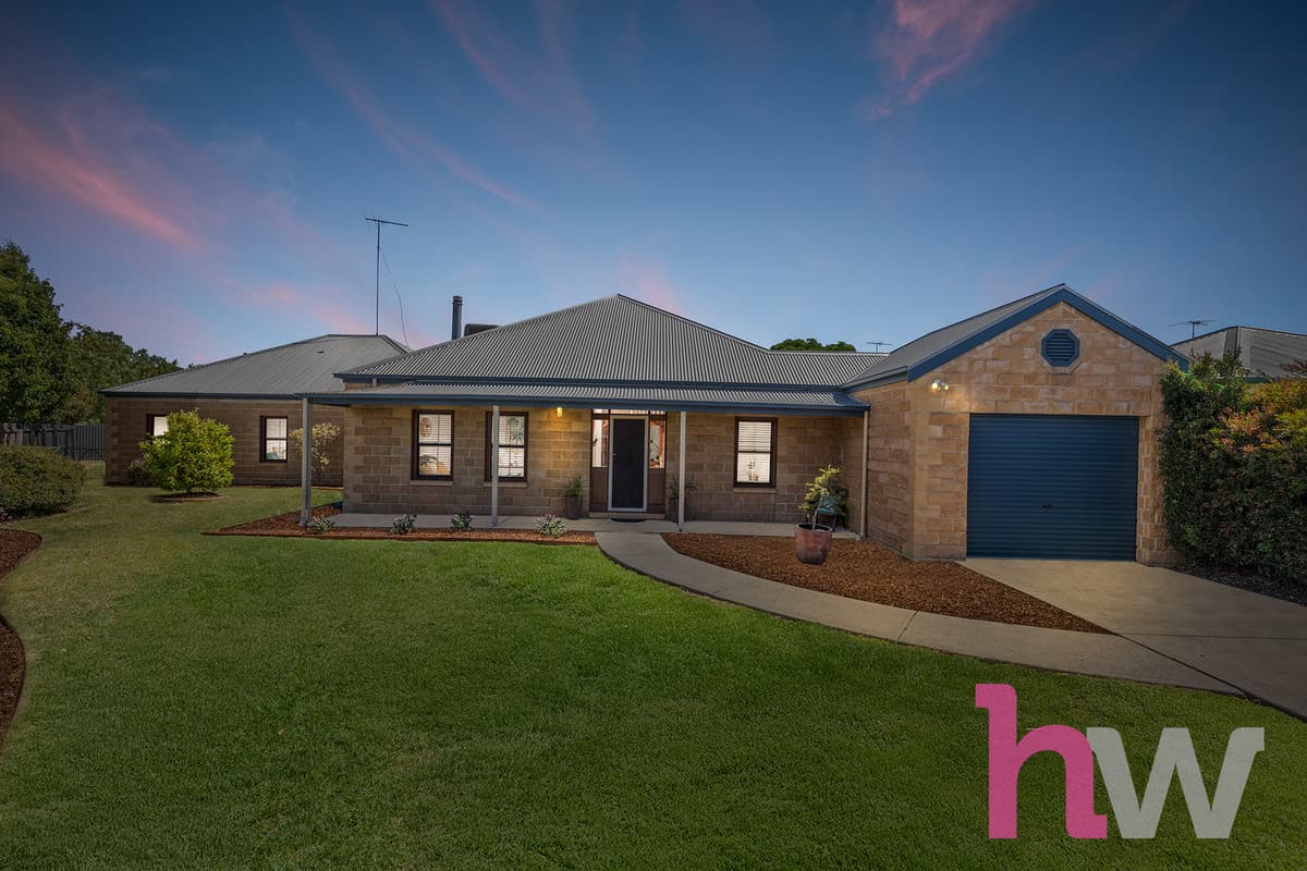 8 Taras Court, ST ALBANS PARK VIC 3219, St Albans Park - Image 1