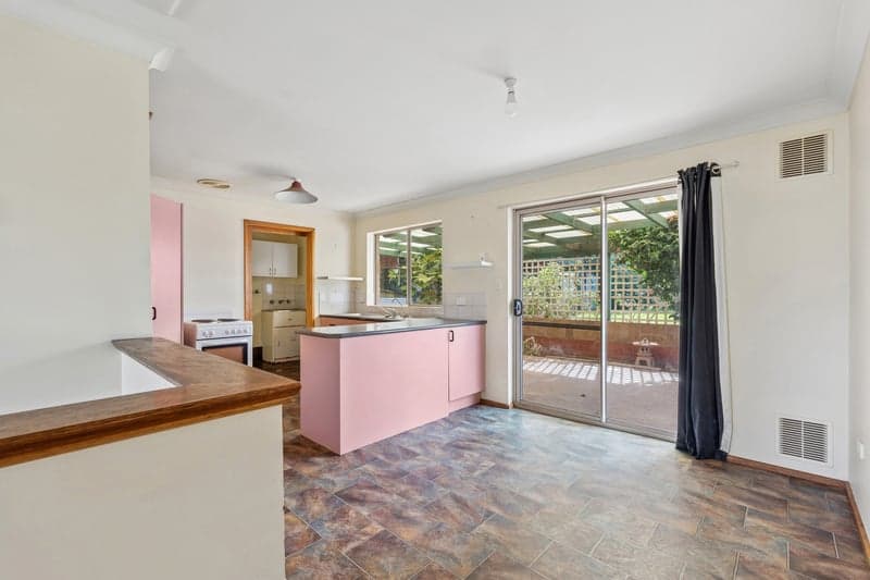 8 Alma Place, Middleton - Thumbnail 4