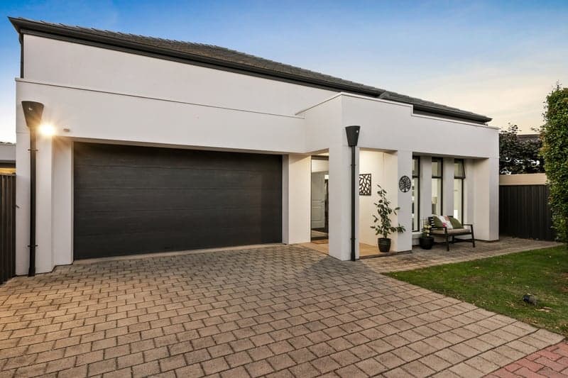 12 Alice Street, Hove - Image 1
