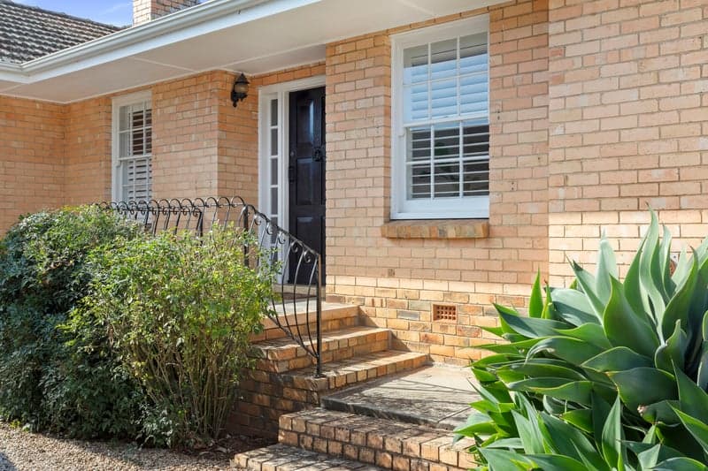 87 Springbank Road, Clapham - Thumbnail 2