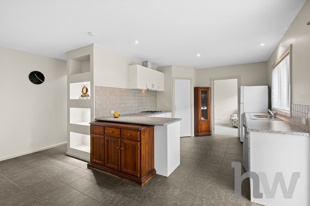 30 Fogarty Avenue, HIGHTON VIC 3216, Highton - Thumbnail 2