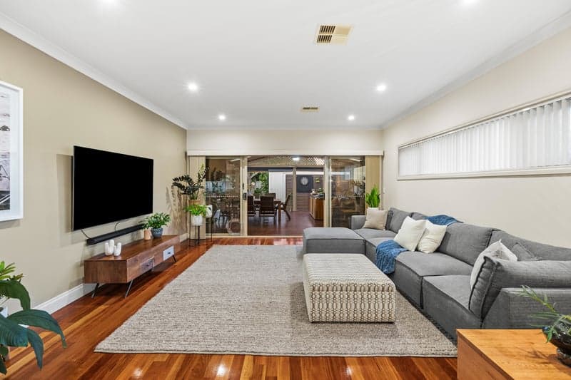 22 Yorktown Crescent, Henley Beach South - Thumbnail 2