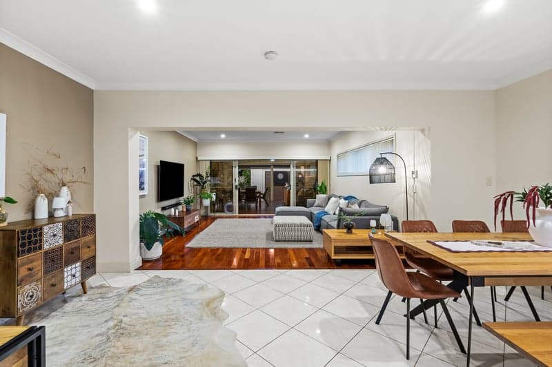 22 Yorktown Crescent, Henley Beach South - Thumbnail 3