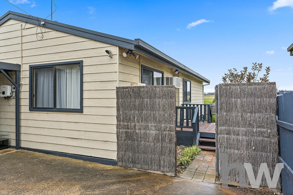 2 / 8 Tucker Street, BREAKWATER VIC 3219, Breakwater - Thumbnail 2