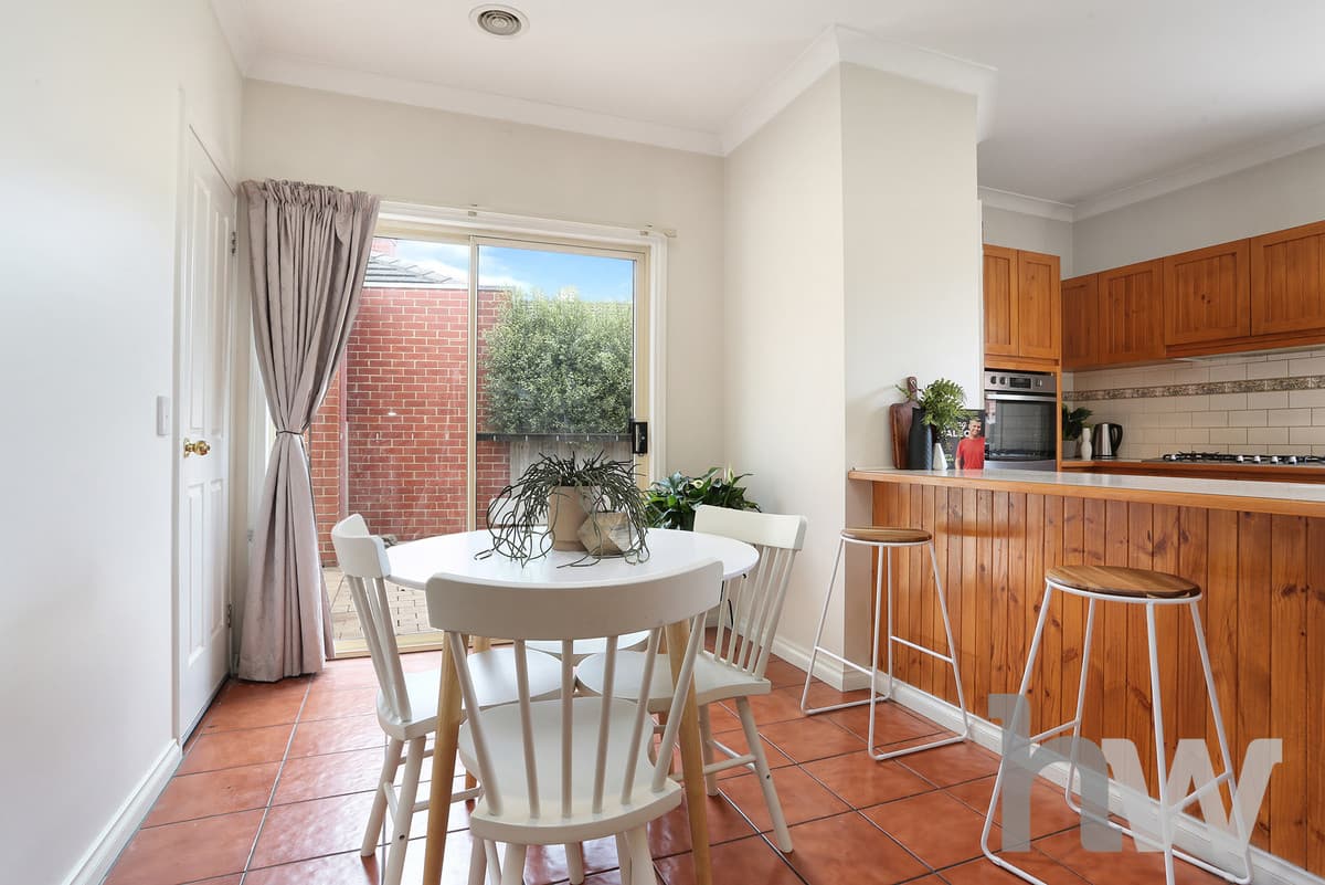 43 Mulquiney Crescent, HIGHTON VIC 3216, Highton - Thumbnail 3