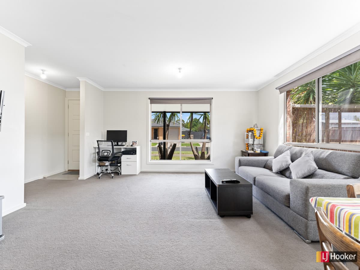 2a Thatcher Court, WHITTINGTON VIC 3219, Whittington - Thumbnail 2