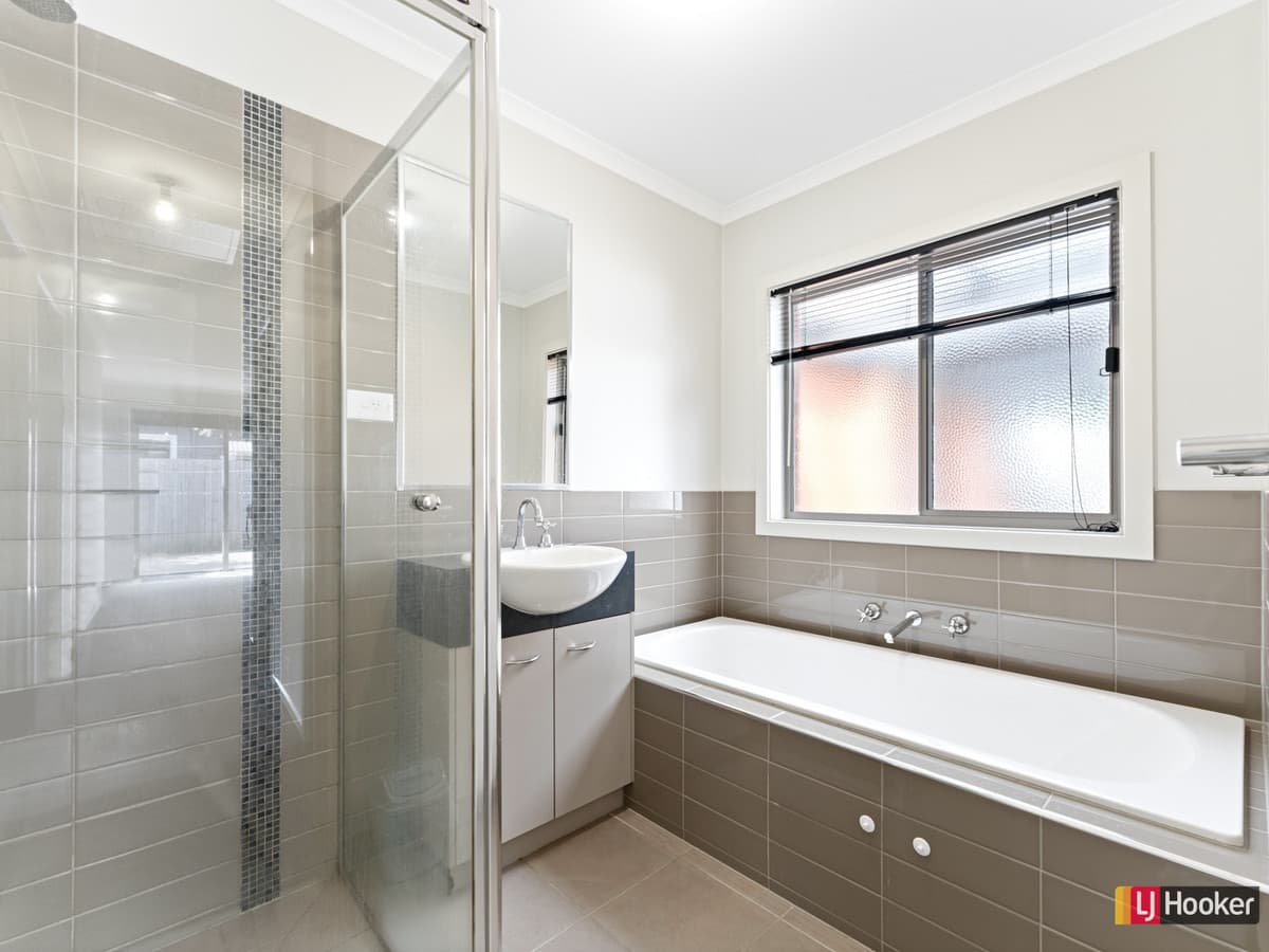 2a Thatcher Court, WHITTINGTON VIC 3219, Whittington - Thumbnail 7