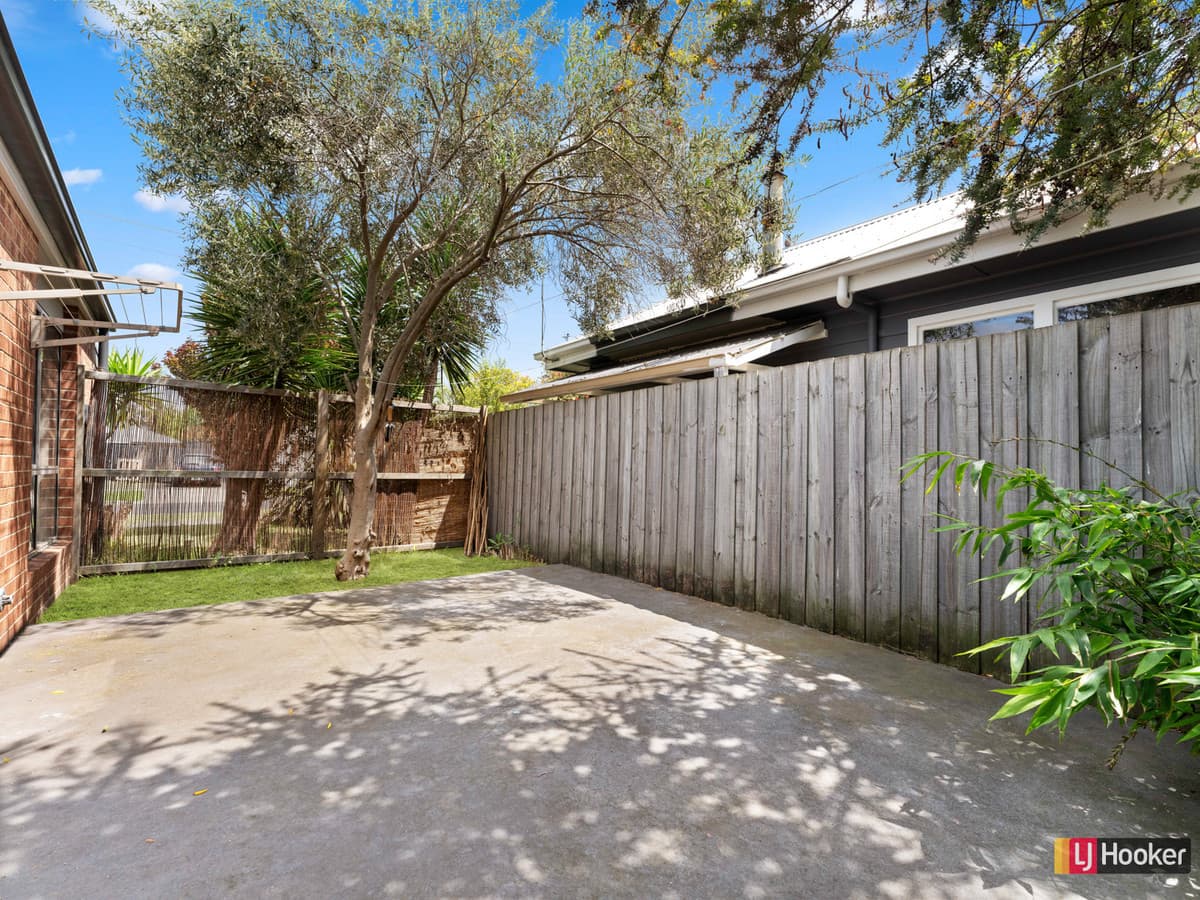 2a Thatcher Court, WHITTINGTON VIC 3219, Whittington - Thumbnail 8