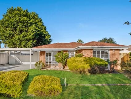 2 Cottswold Avenue, Narre Warren - Image 1