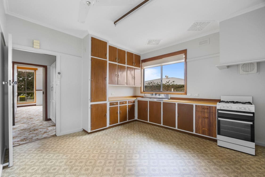 6 Montgomery St, ARARAT, VIC 3377, Ararat - Thumbnail 3