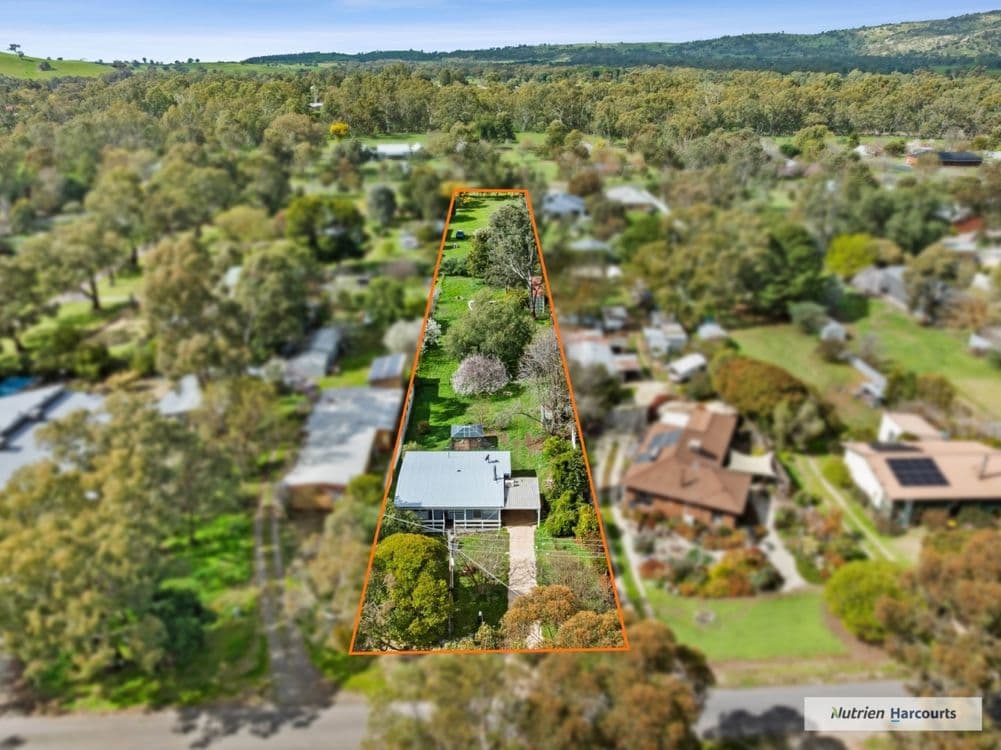 30 Crichton Street, AVENEL, VIC 3664, Avenel - Thumbnail 2