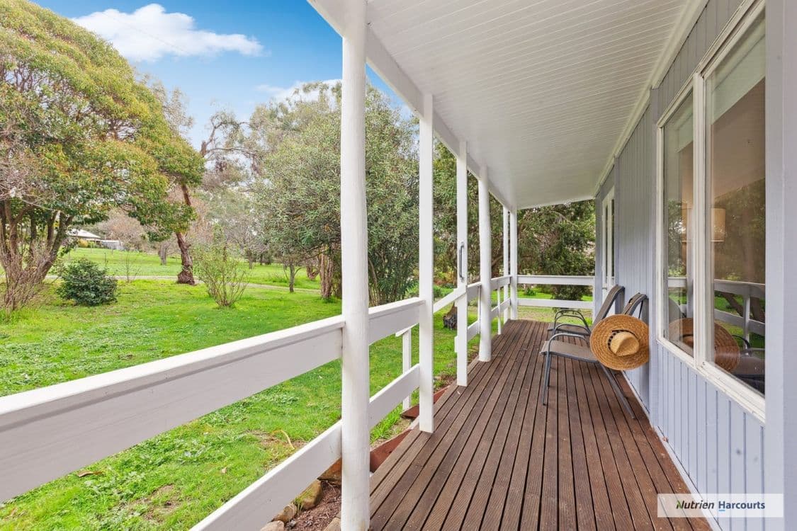 30 Crichton Street, AVENEL, VIC 3664, Avenel - Thumbnail 3