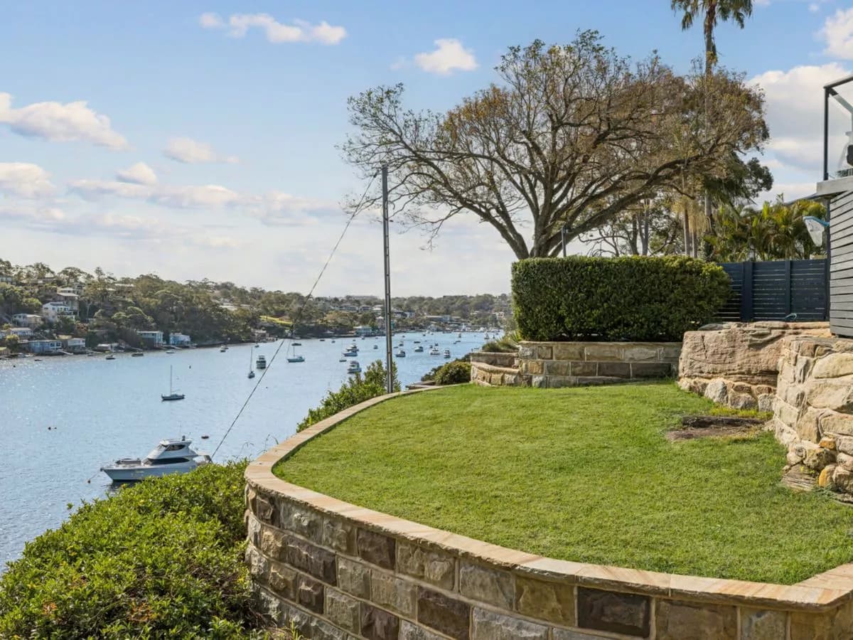 415 Willarong Road, CARINGBAH SOUTH, Caringbah South - Thumbnail 3