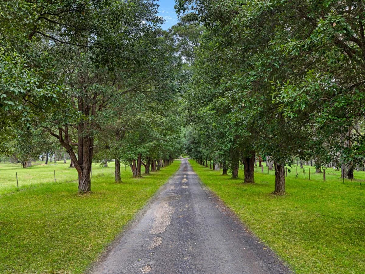 94 Longfield Lane, OAKDALE, Oakdale - Thumbnail 2