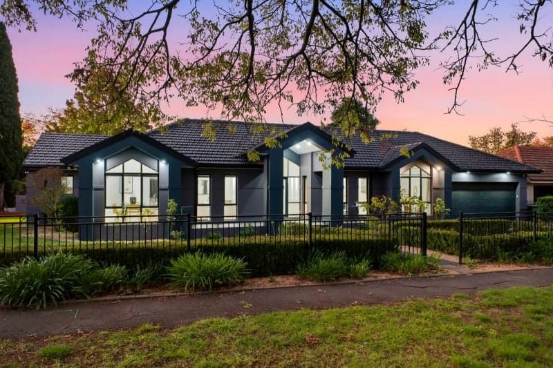 20 Barrallier Street Griffith ACT, Griffith - Image 1