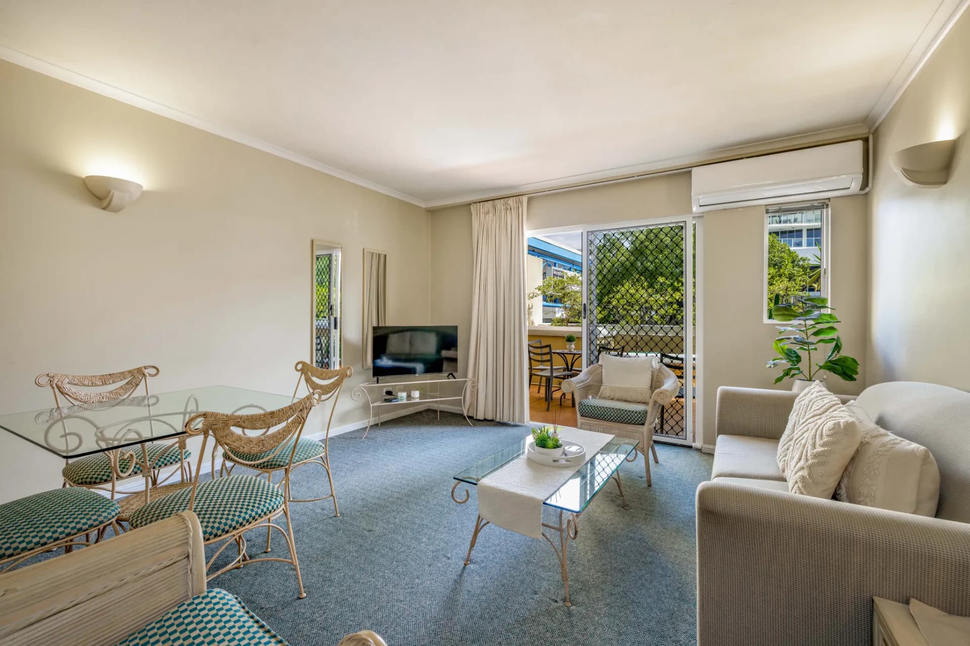 8/62 Abbott Street, Cairns City, QLD, Cairns City - Thumbnail 2