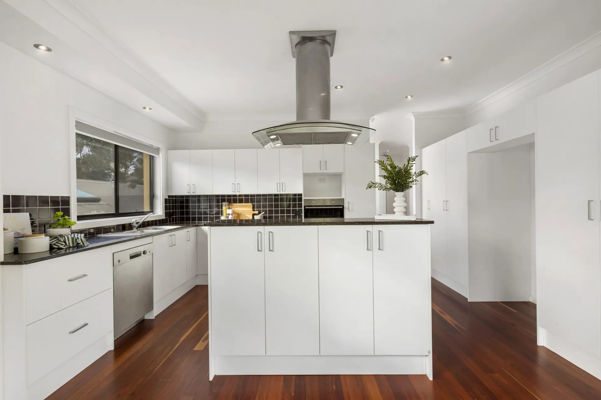 11 Plumridge Close, Warners Bay, NSW, Warners Bay - Thumbnail 4