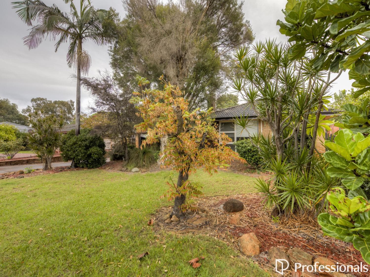 163 Arlunya Avenue, Cloverdale WA 6105, Cloverdale - Image 1