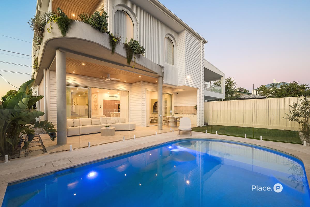 61 Birkalla Street, Bulimba - Thumbnail 2