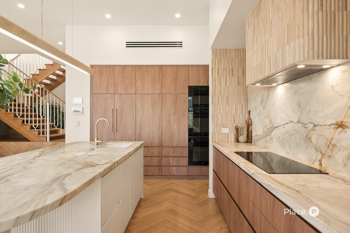 61 Birkalla Street, Bulimba - Thumbnail 7