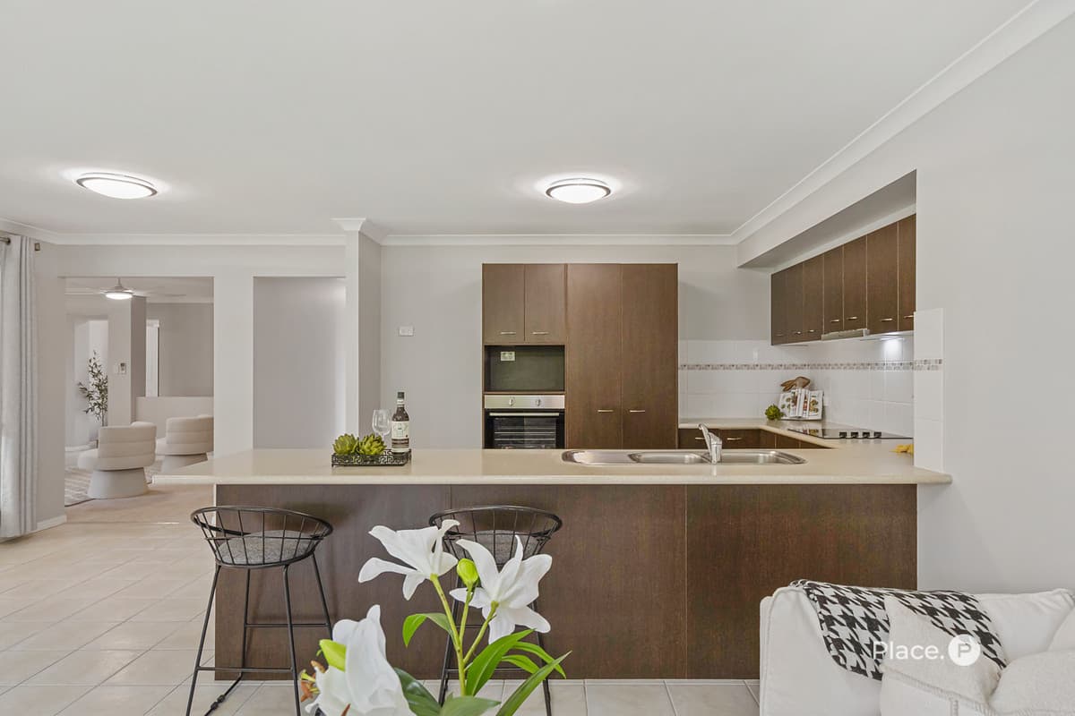 18 Wavecrest Place, Calamvale - Thumbnail 3