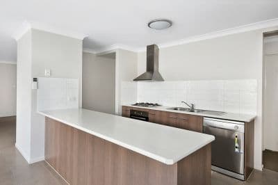 REDBANK PLAINS, Redbank Plains - Thumbnail 4