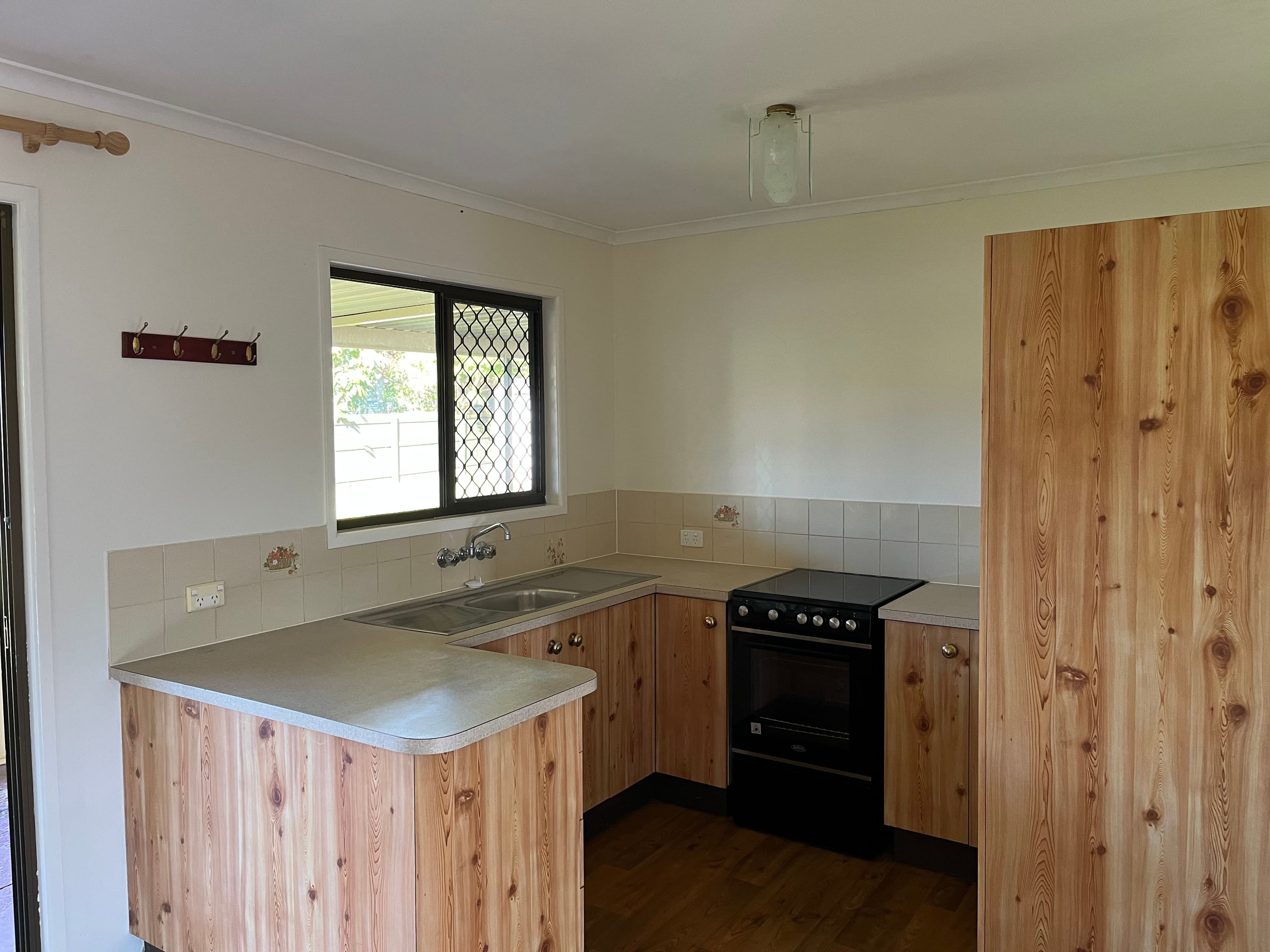 10 Kullaroo Court, Deception Bay QLD 4508, Deception Bay - Thumbnail 3