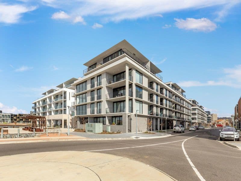 33/14 Trevillian Quay, Kingston ACT 2604, Kingston - Image 1