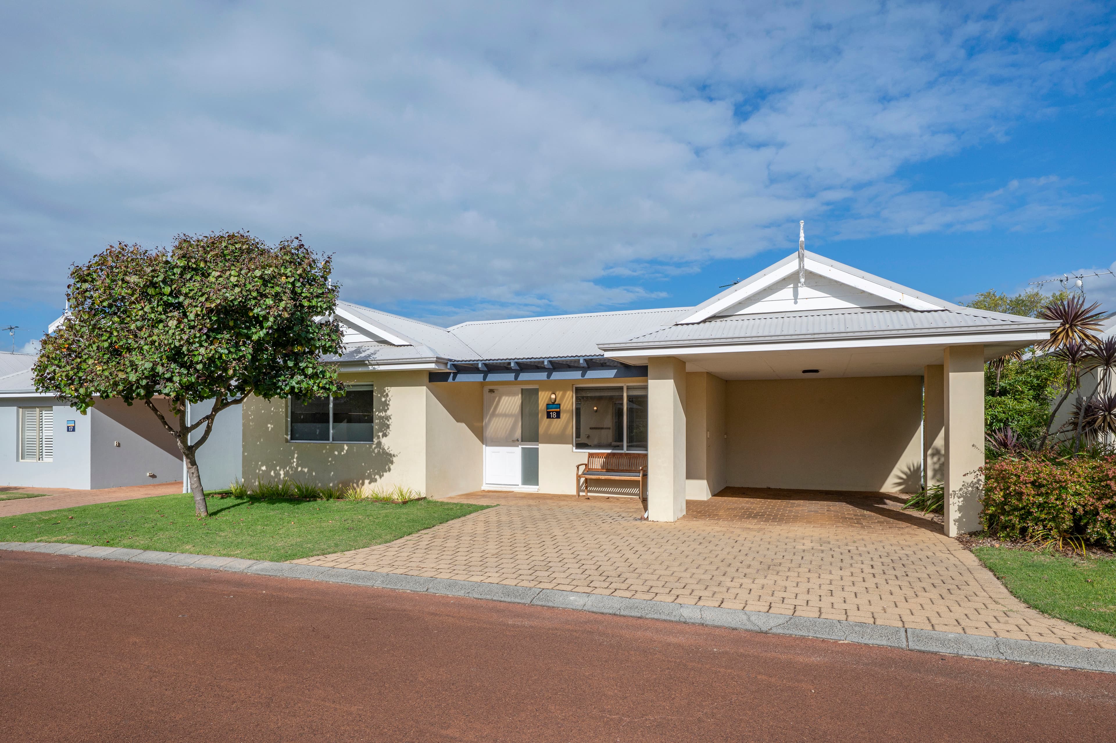 18/83 Gifford Road, DUNSBOROUGH WA 6281, Dunsborough - Thumbnail 3