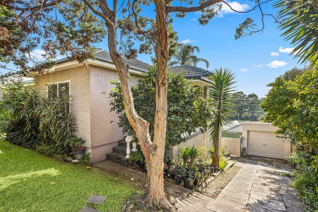 28 Bellevue Road, Figtree - Image 1