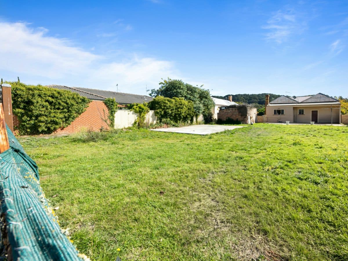 17 Connellan Street, BALLARAT EAST, Ballarat East - Thumbnail 2