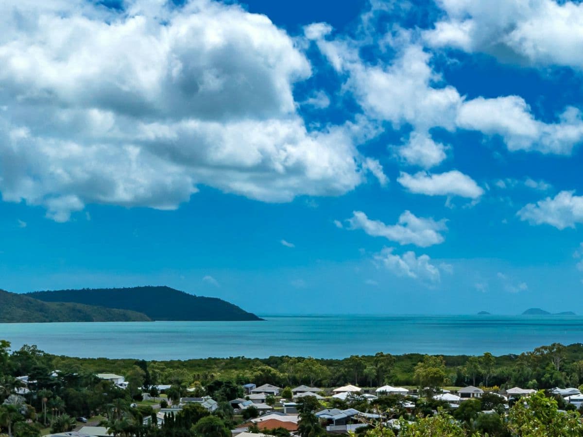 Lot 17 Katoota Court, CANNONVALE, Cannonvale - Image 1